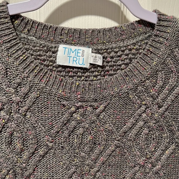 Time & Tru Women's Size Medium (8-10) Grey Crewneck Cable Knit Sweater - Picture 3 of 9